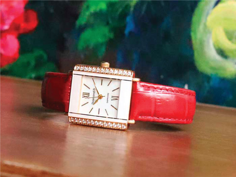 Mạng thổ phù hợp với loại đồng hồ đeo tay màu đỏ