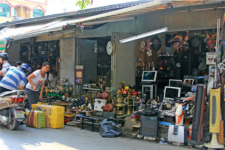 Chợ đồ cũ Nhật Tảo