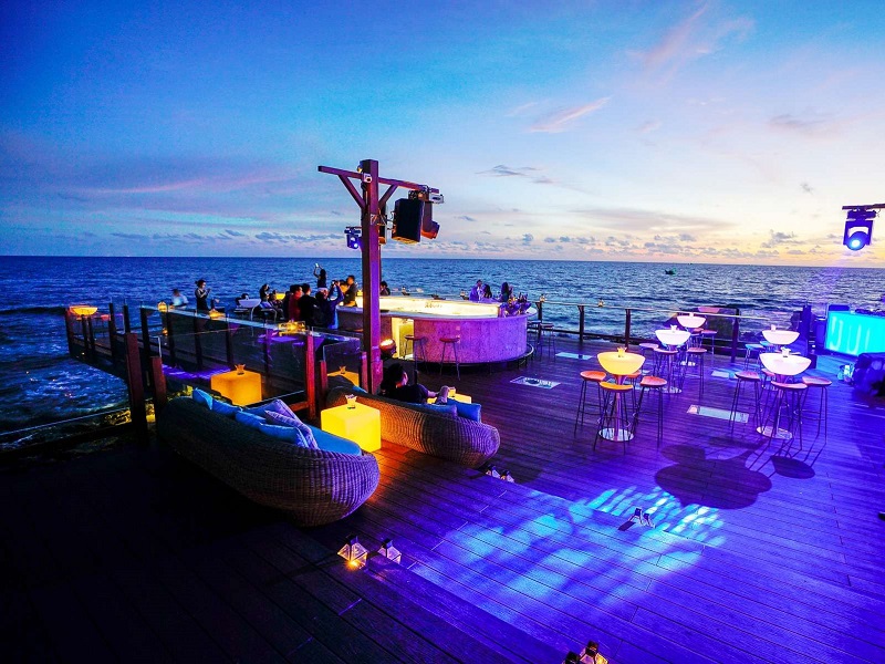Rock Sunset Island Bar là nơi ngắm hoàng hôn đẹp nhất ở Phú Quốc