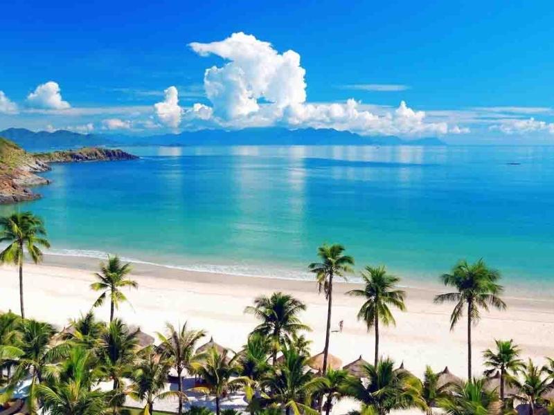 Nghỉ ngơi và thư giãn tại những bãi biển tuyệt đẹp của Nha Trang