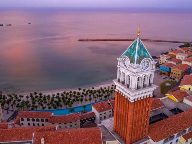 Tháp đồng hồ Venice - Khu du lịch Địa Trung Hải Phú Quốc